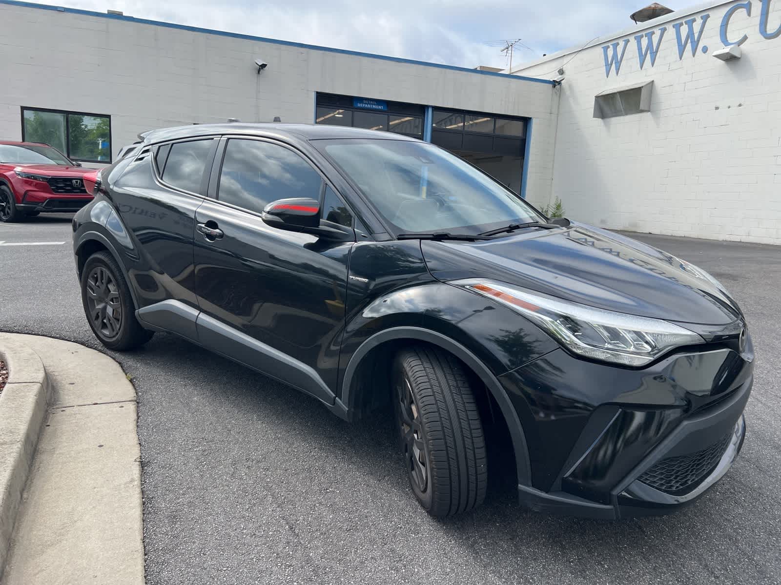 2020 Toyota C-HR LE 11