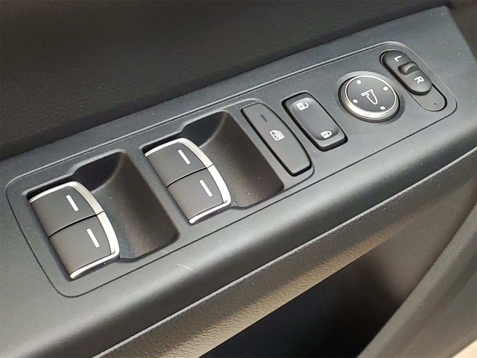 Thumbnail: 2023 Honda CR-V - 17