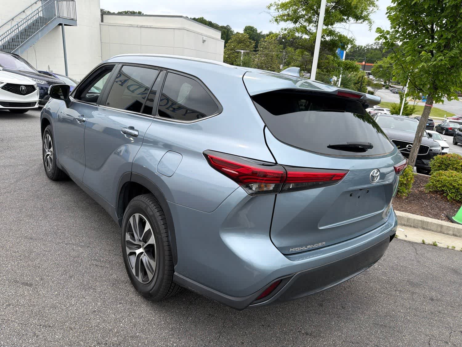 Thumbnail: 2023 Toyota Highlander - 8