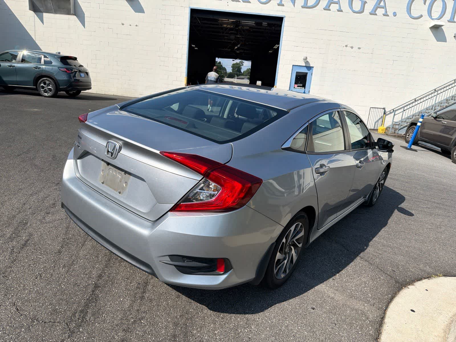 Thumbnail: 2016 Honda Civic - 10