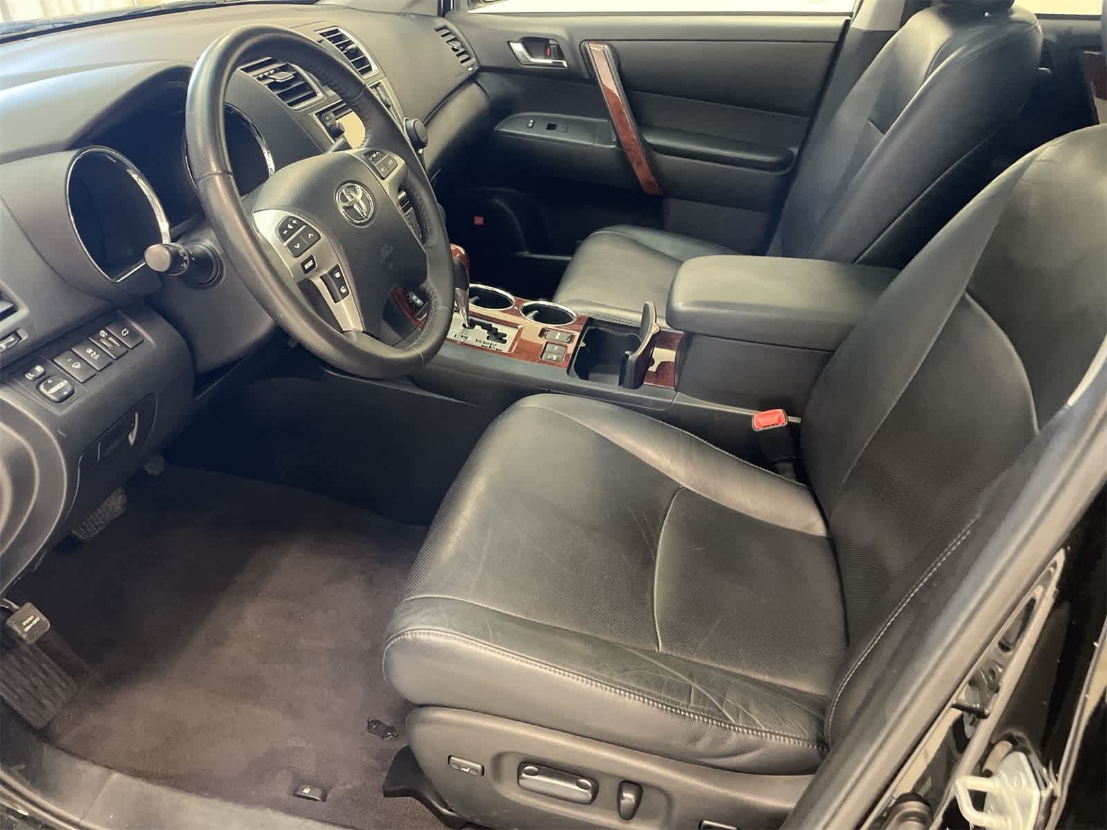 Thumbnail: 2013 Toyota Highlander - 17