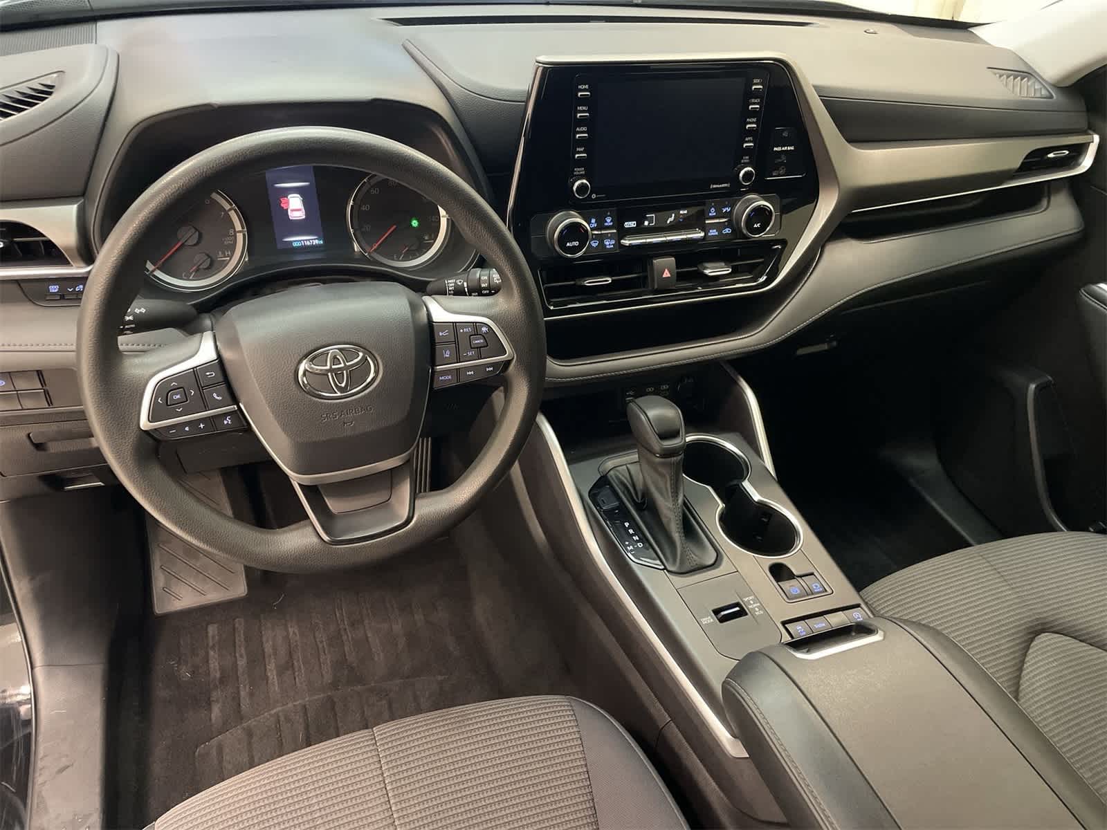 Thumbnail: 2022 Toyota Highlander - 17