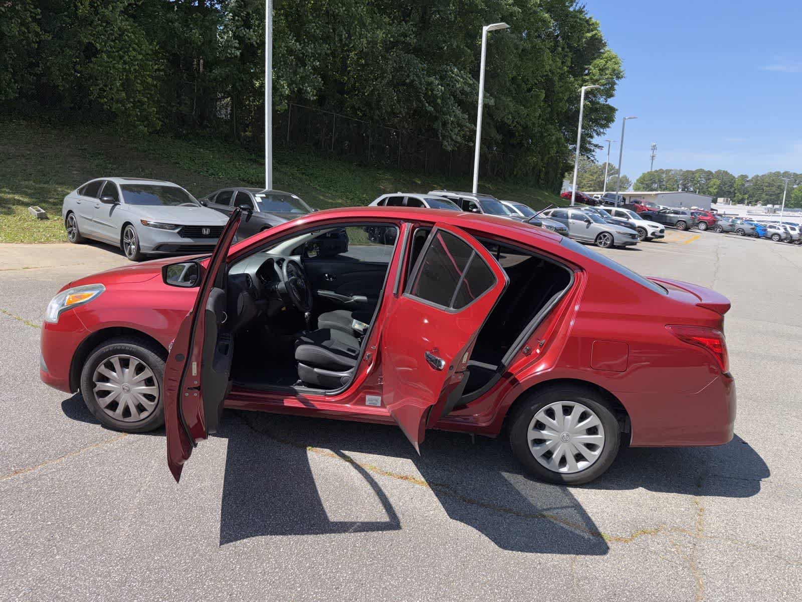 Thumbnail: 2015 Nissan Versa - 18