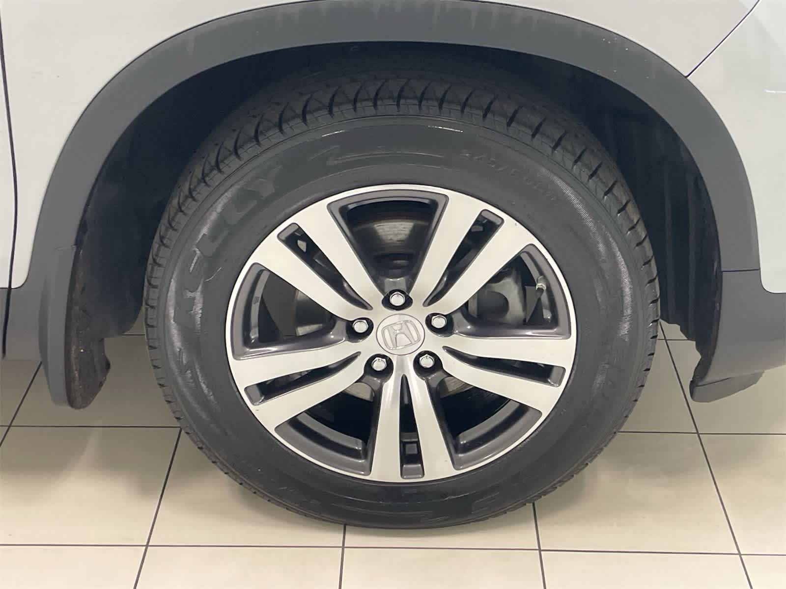 Thumbnail: 2018 Honda Pilot - 23