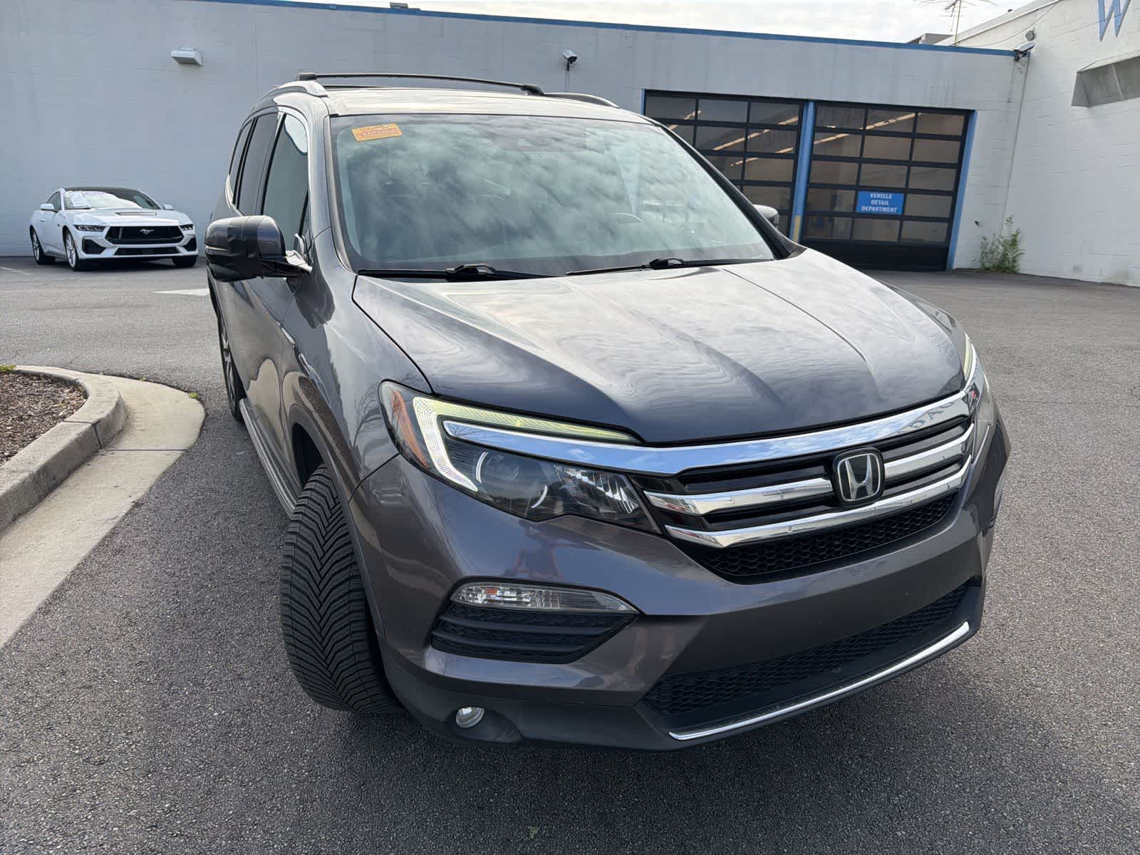 Thumbnail: 2016 Honda Pilot - 12