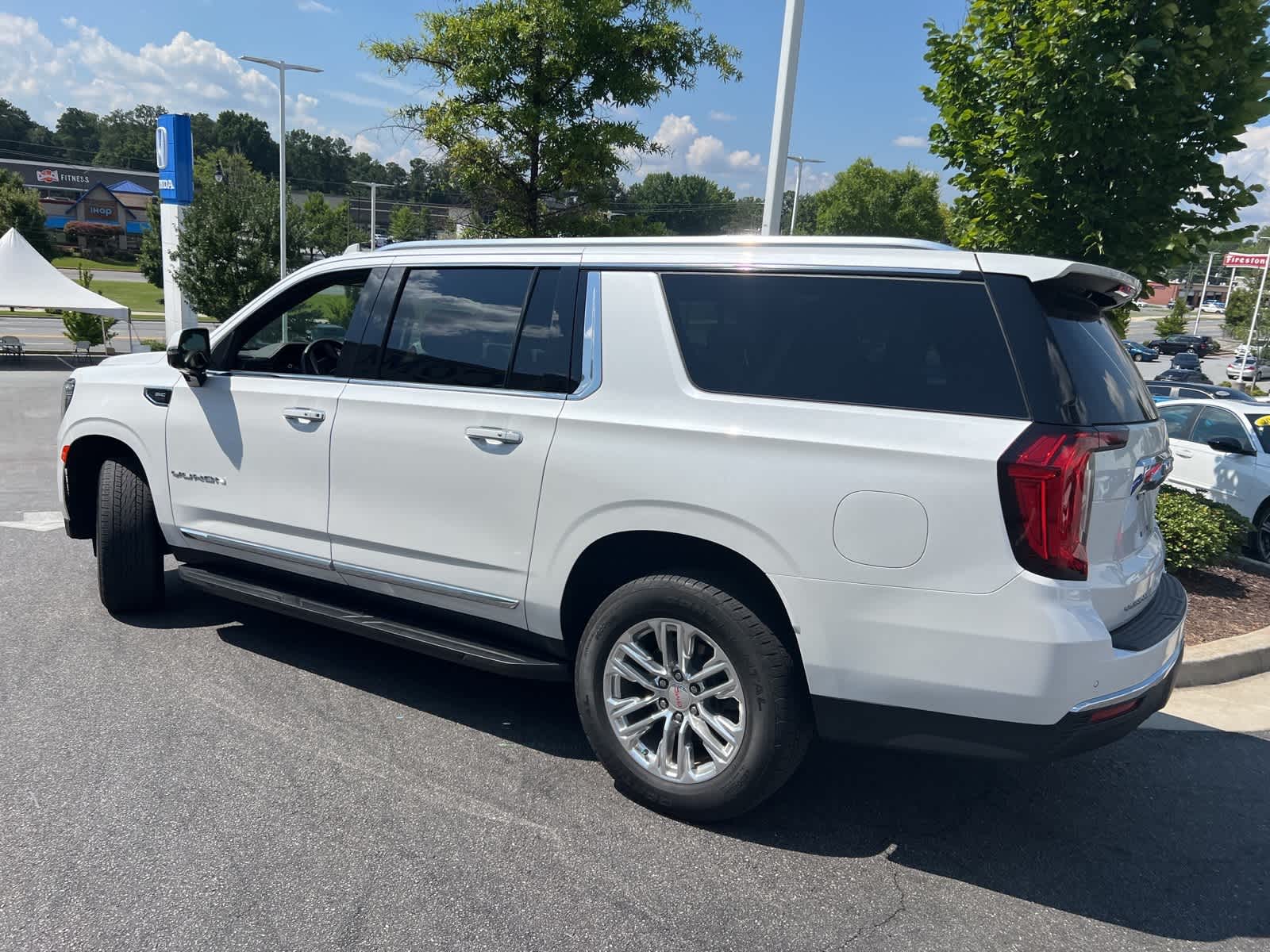 Thumbnail: 2021 GMC Yukon XL - 6
