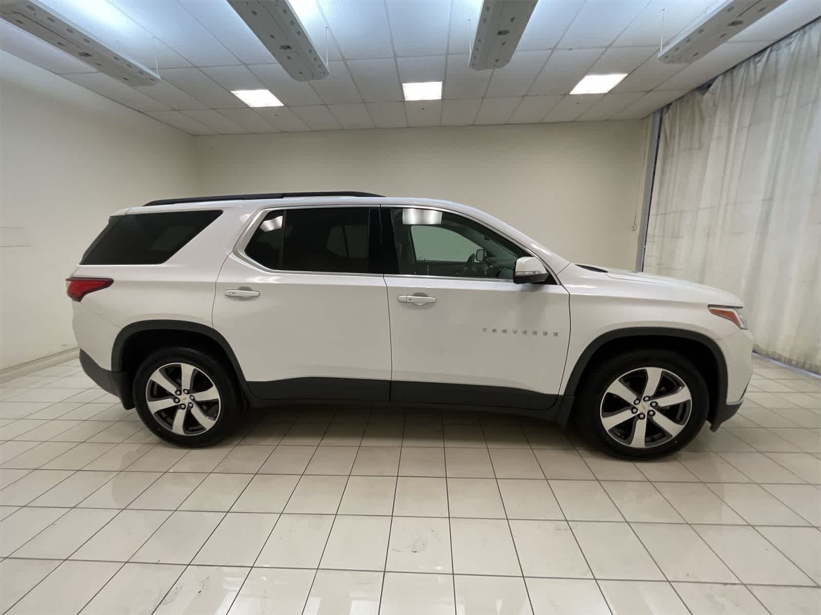 Thumbnail: 2020 Chevrolet Traverse - 28