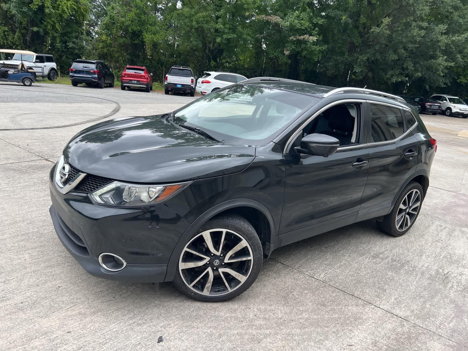 Thumbnail: 2017 Nissan Rogue Sport - 4