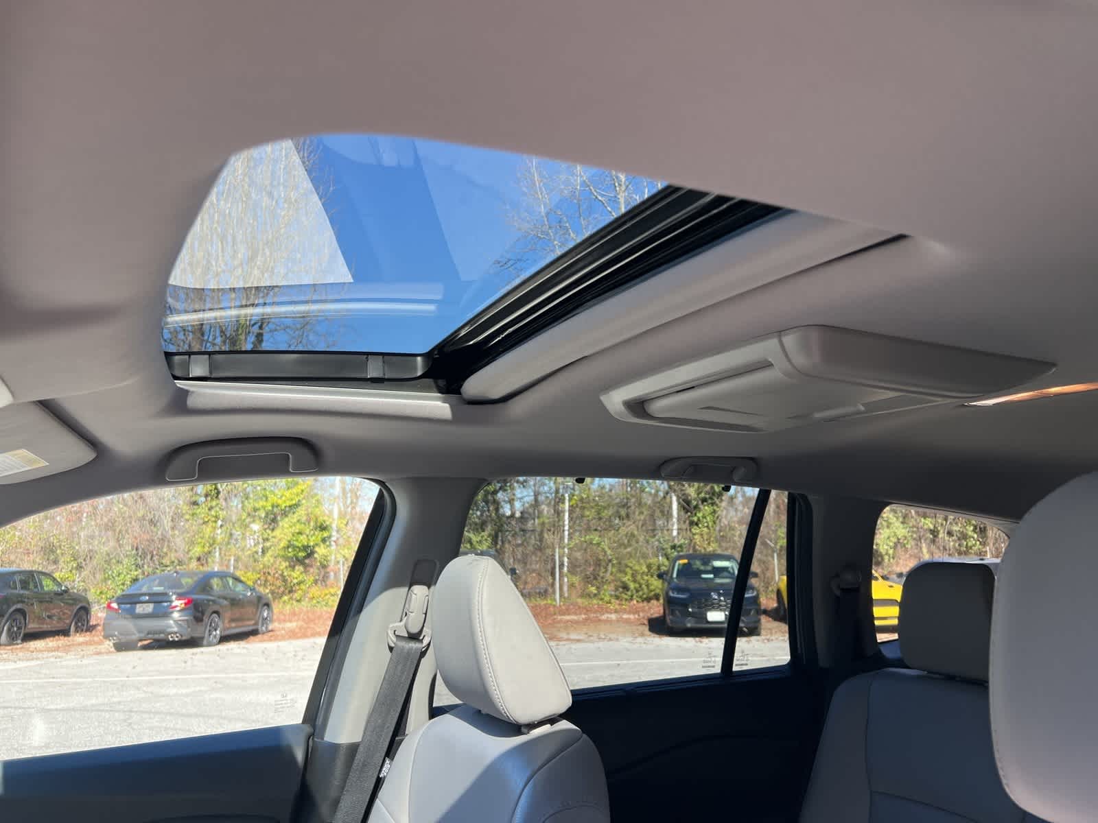 Thumbnail: 2017 Honda Pilot - 19