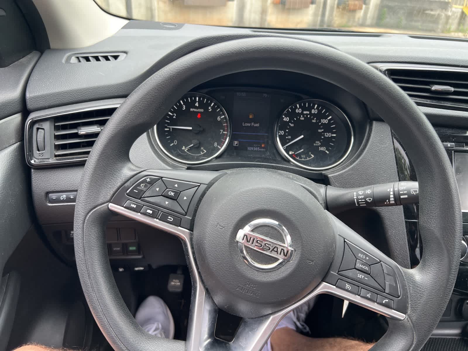 Thumbnail: 2020 Nissan Rogue Sport - 21