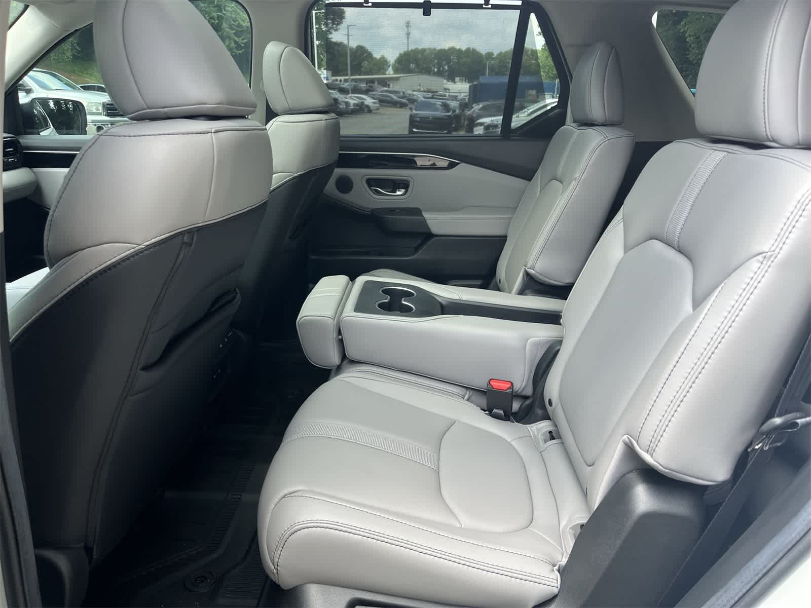 Thumbnail: 2025 Honda Pilot - 10