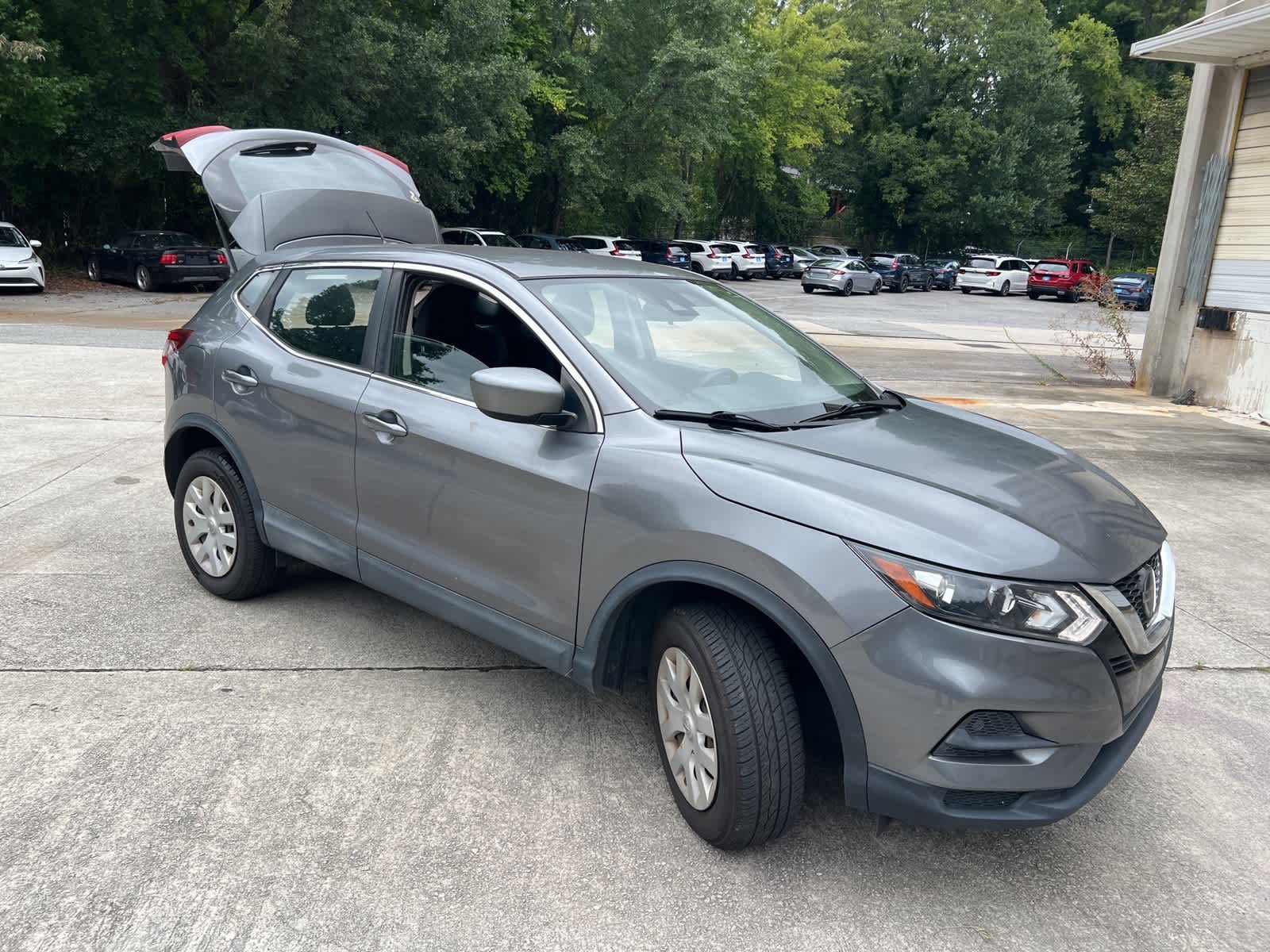 Thumbnail: 2020 Nissan Rogue Sport - 12