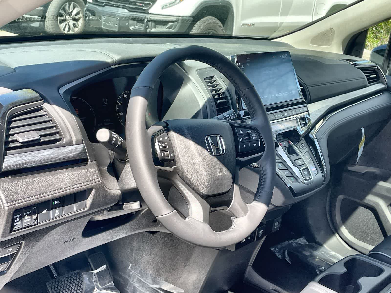 Thumbnail: 2026 Honda Odyssey - 13