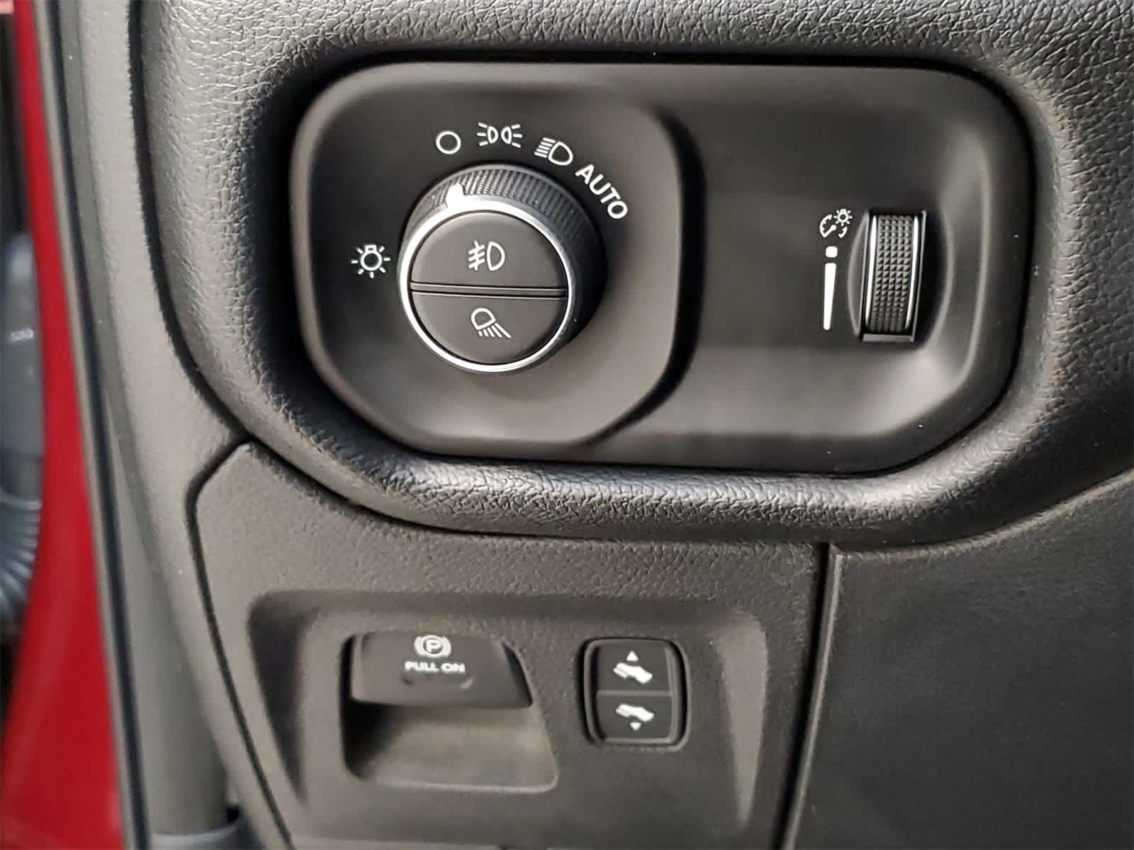 Thumbnail: 2020 RAM 1500 - 32