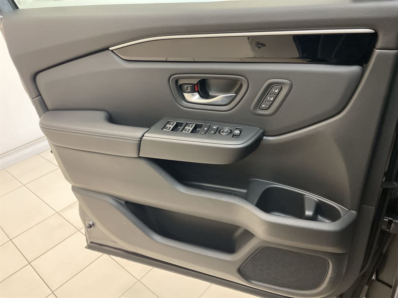 Thumbnail: 2025 Honda Pilot - 15