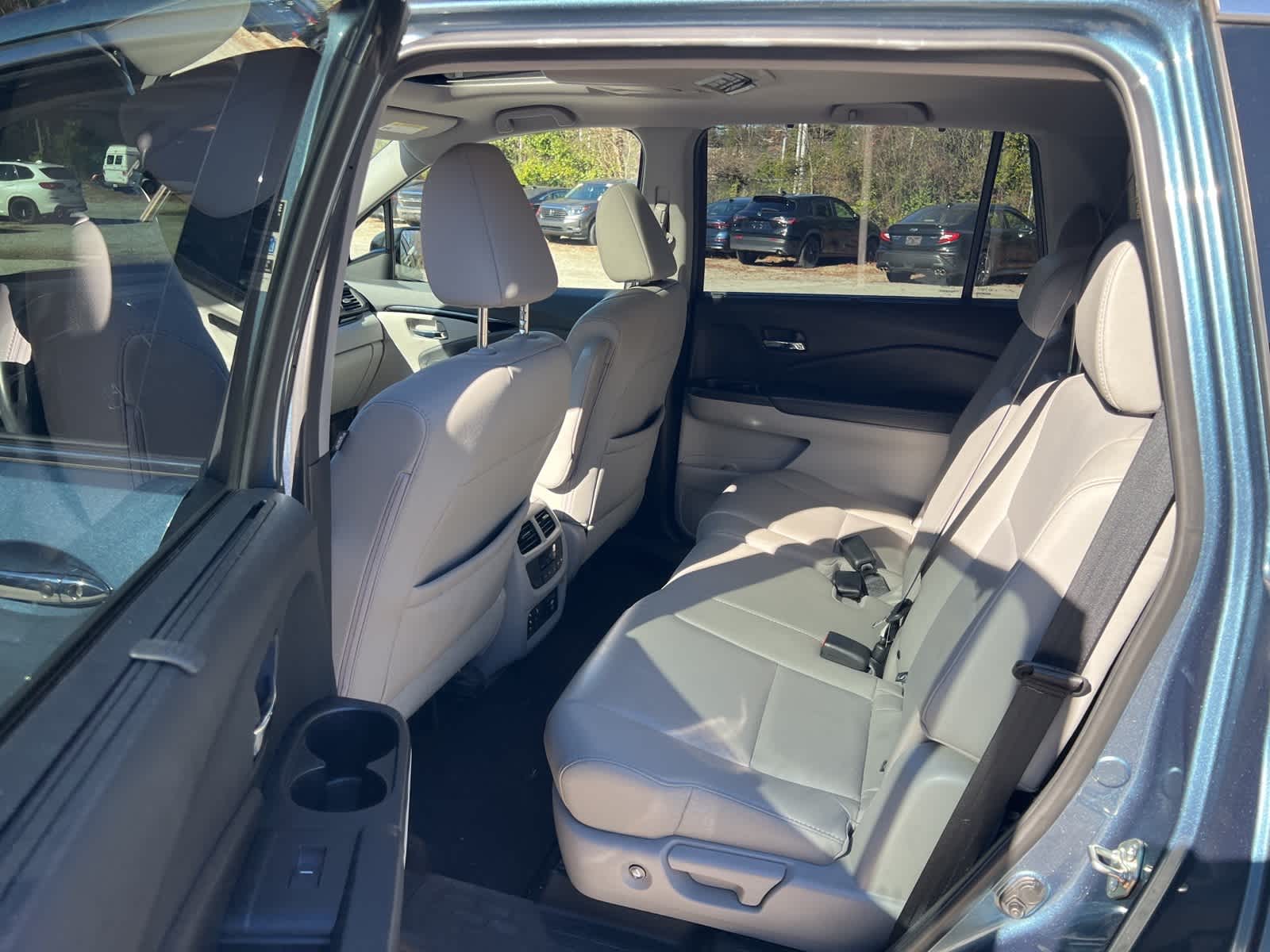 Thumbnail: 2017 Honda Pilot - 15