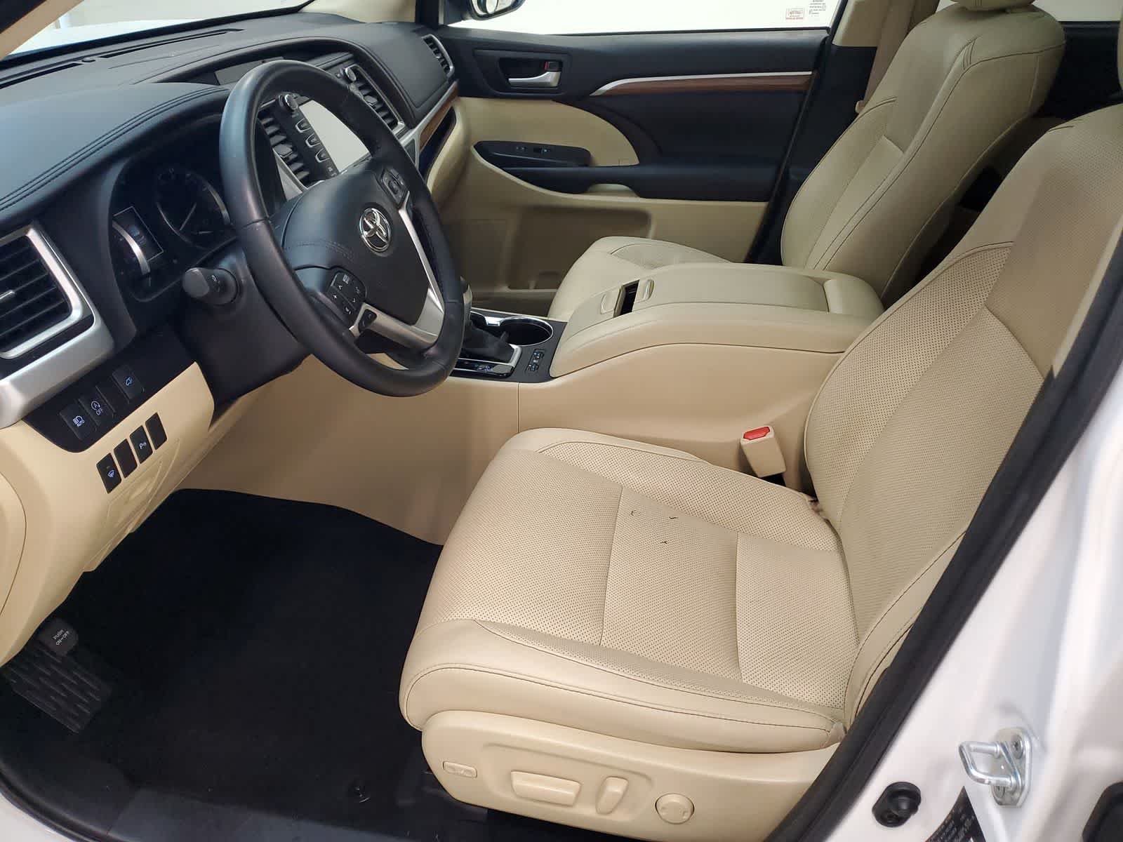 Thumbnail: 2017 Toyota Highlander - 20