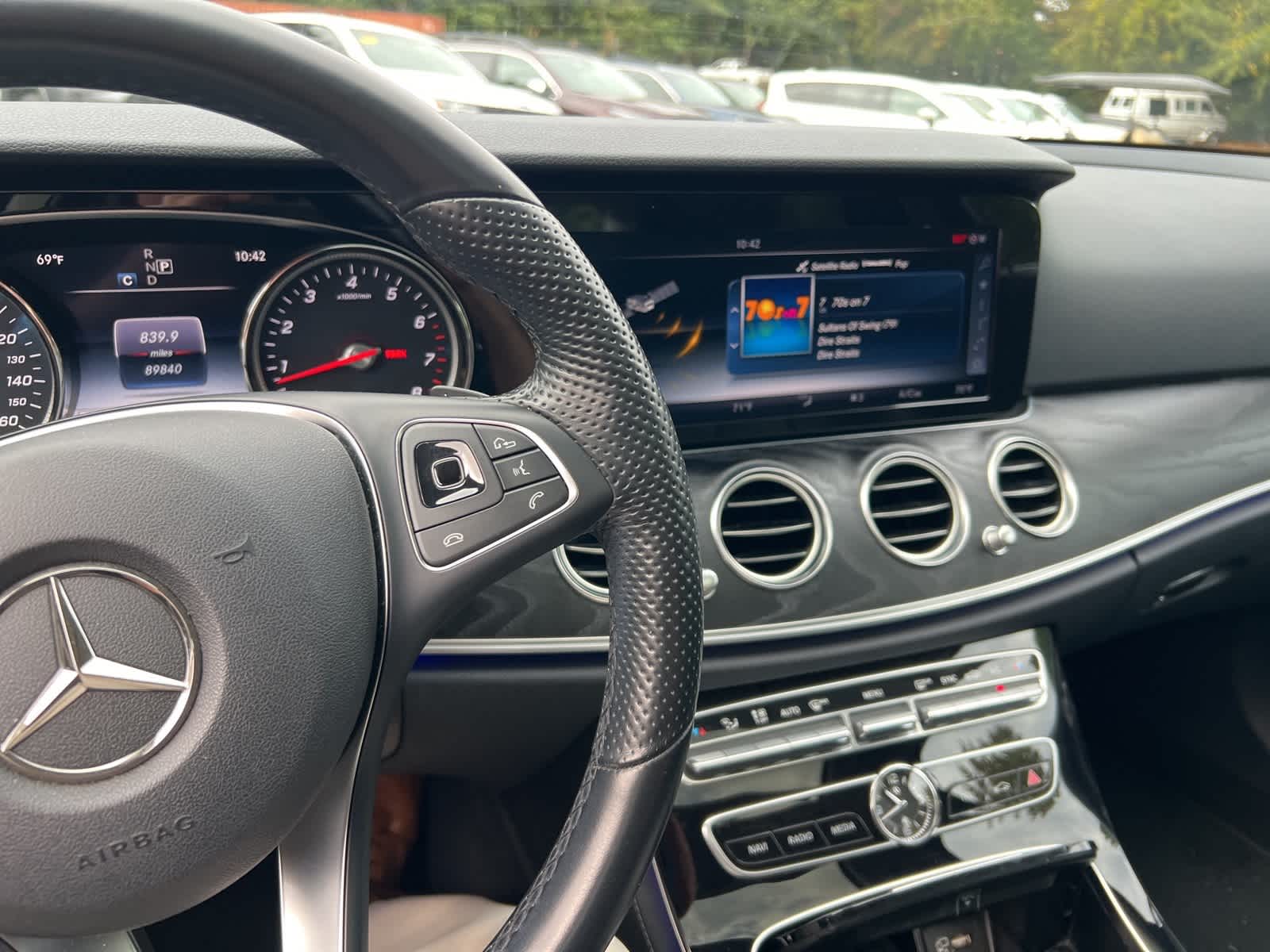 Thumbnail: 2017 Mercedes-Benz E-Class - 21