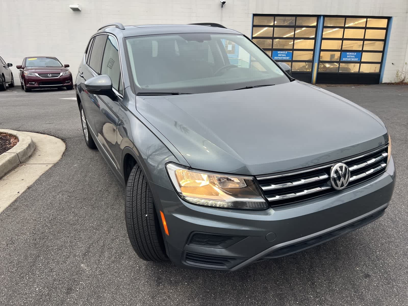 Thumbnail: 2018 Volkswagen Tiguan - 13