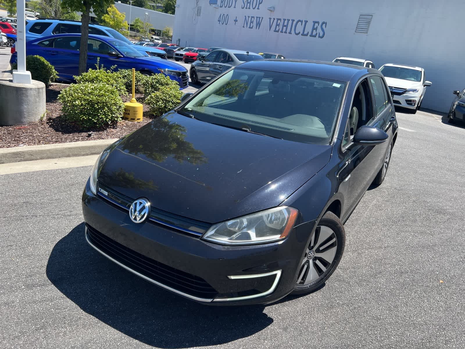 Thumbnail: 2016 Volkswagen e-Golf - 3