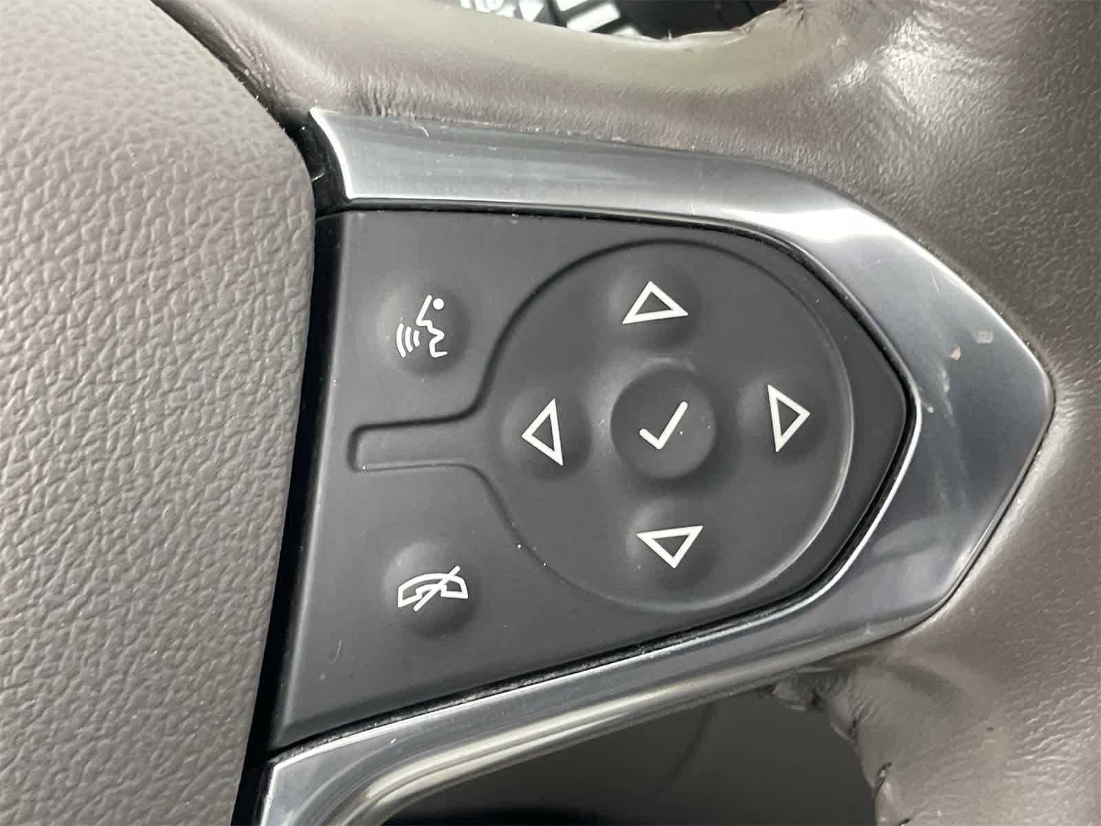 Thumbnail: 2020 Chevrolet Traverse - 14