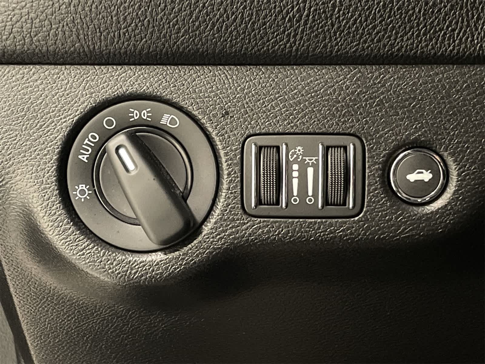 Thumbnail: 2021 Dodge Challenger - 31