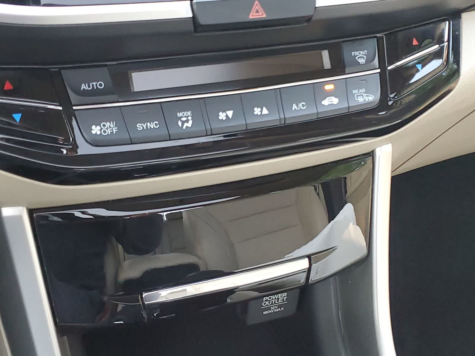 Thumbnail: 2016 Honda Accord - 31