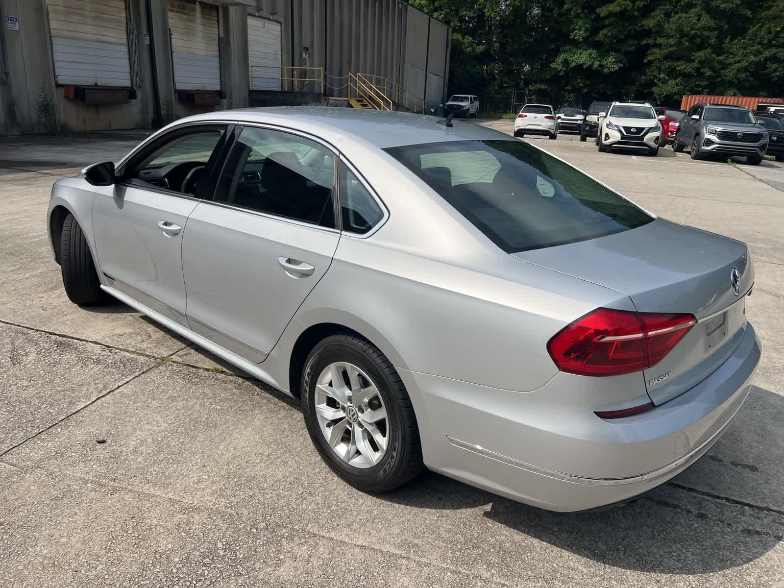 Thumbnail: 2016 Volkswagen Passat - 7