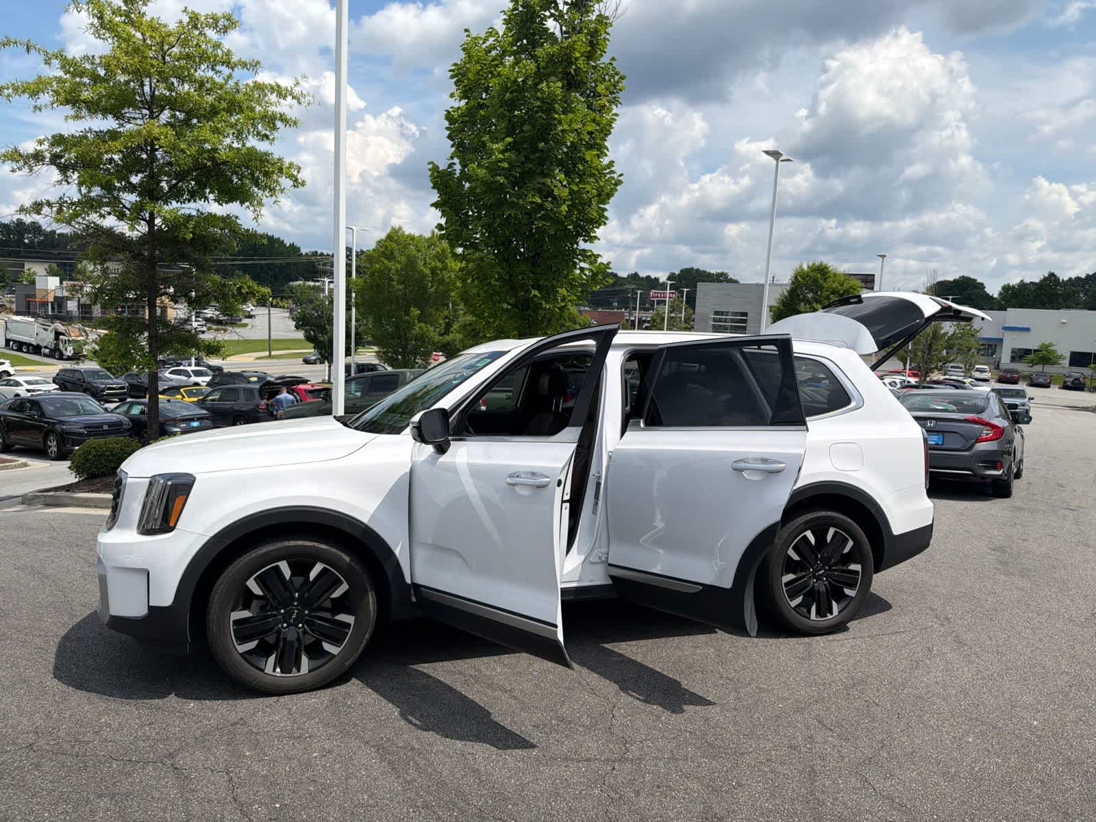 Thumbnail: 2024 Kia Telluride - 17