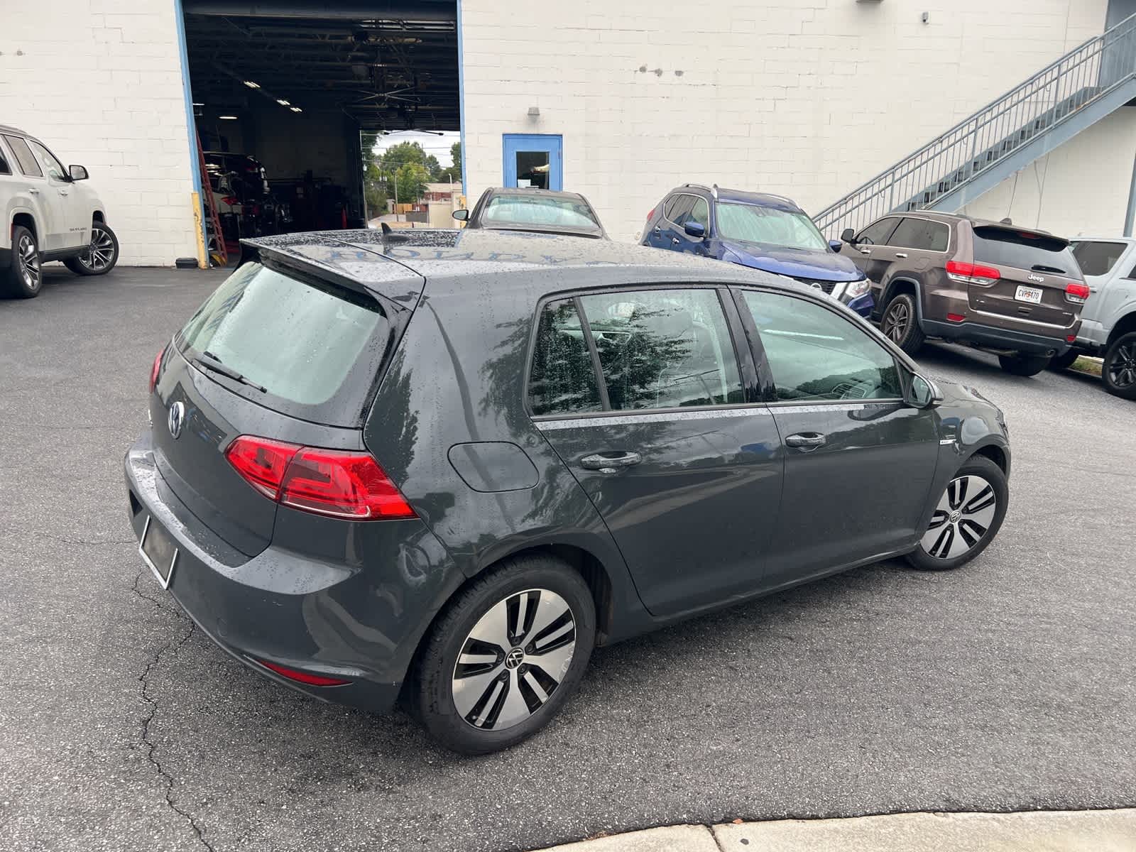 Thumbnail: 2015 Volkswagen e-Golf - 11