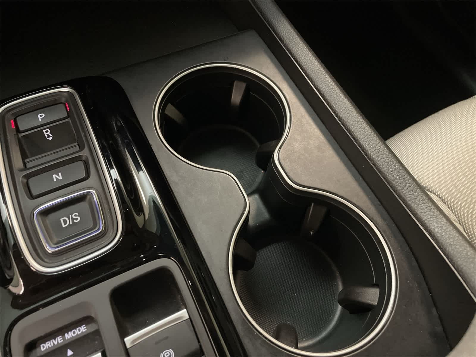 2023 Honda Pilot LX 8