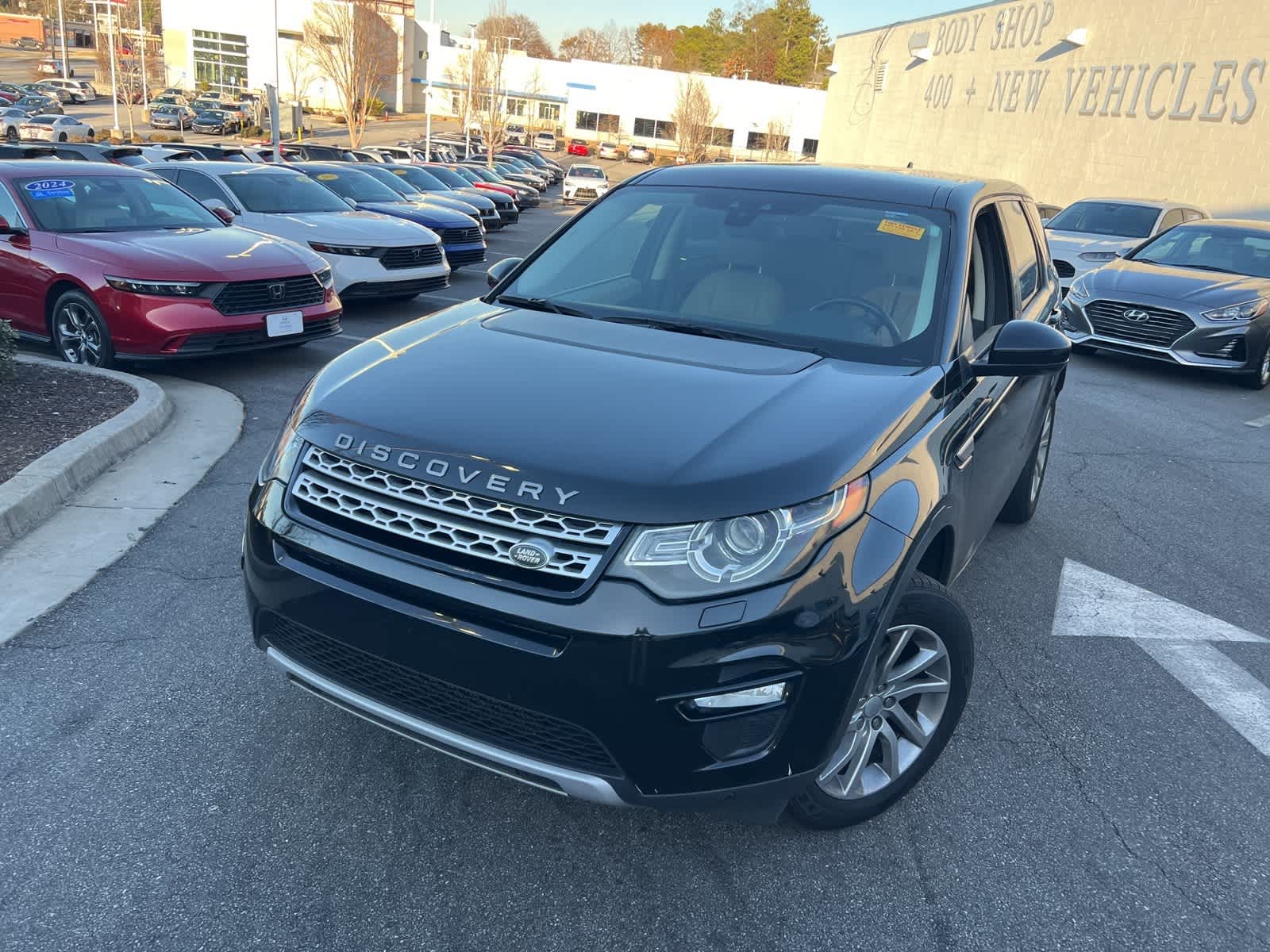 Thumbnail: 2016 Land Rover Discovery Sport - 3