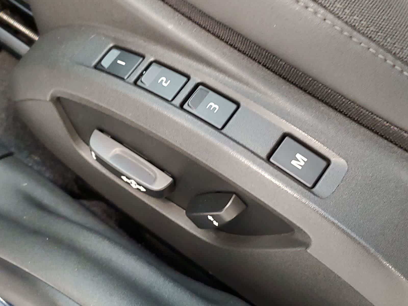 Thumbnail: 2012 Volvo C30 - 14