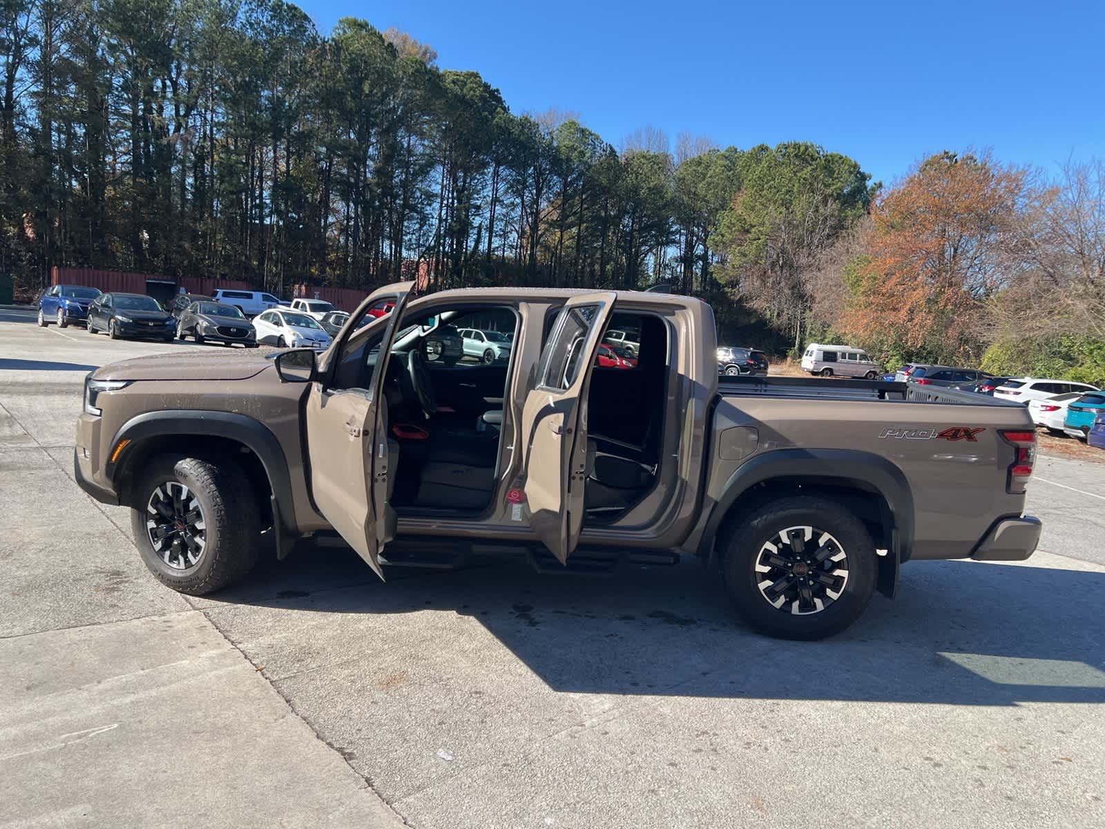 Thumbnail: 2023 Nissan Frontier - 18