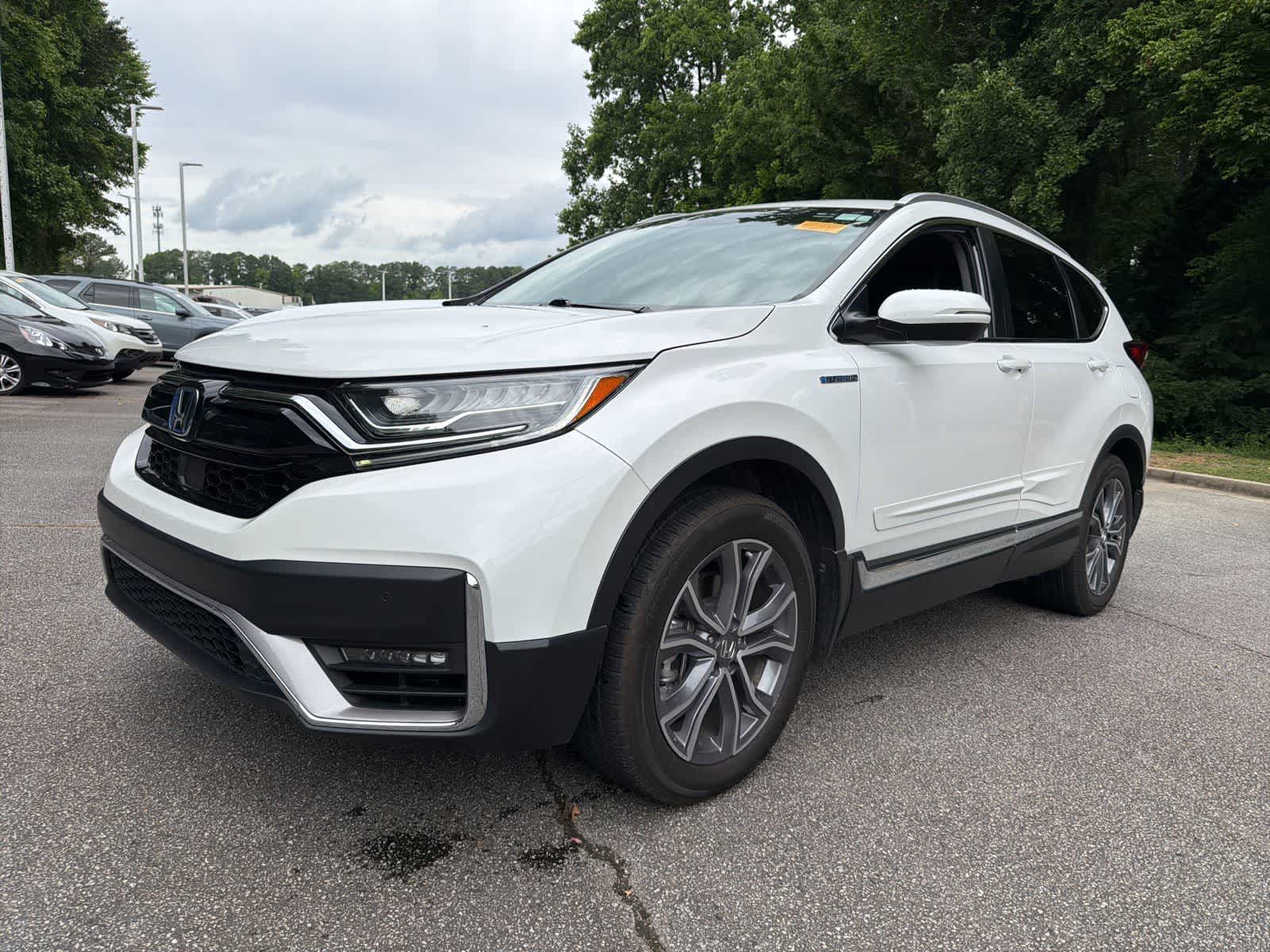 2022 Honda CR-V Hybrid Touring AWD's photo