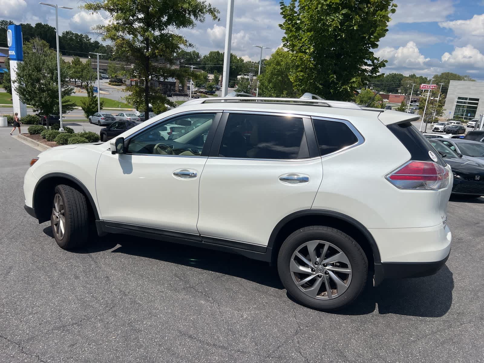 Thumbnail: 2015 Nissan Rogue - 7