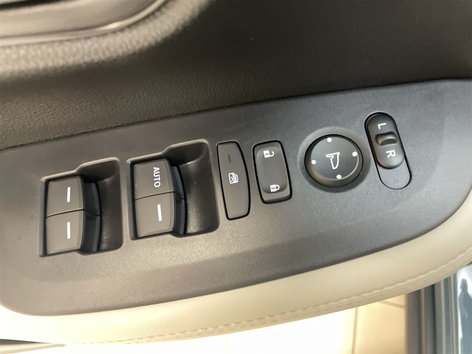 Thumbnail: 2025 Honda HR-V - 15