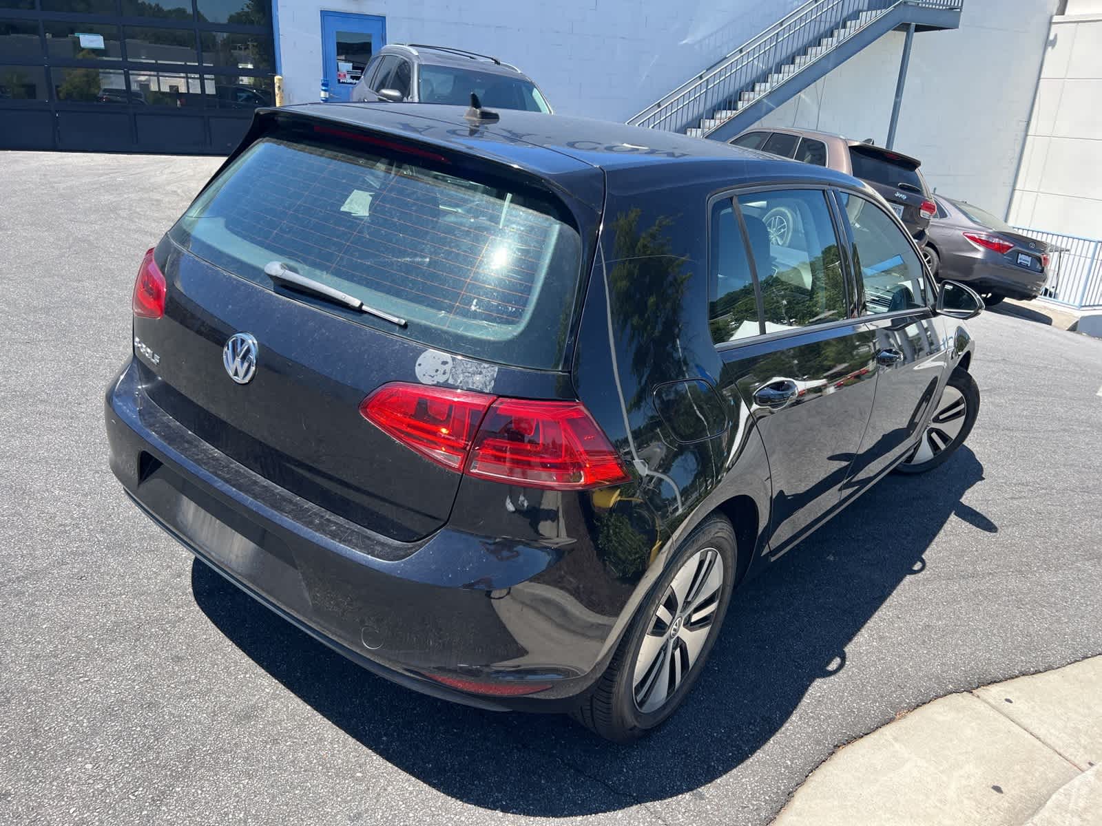 Thumbnail: 2016 Volkswagen e-Golf - 10