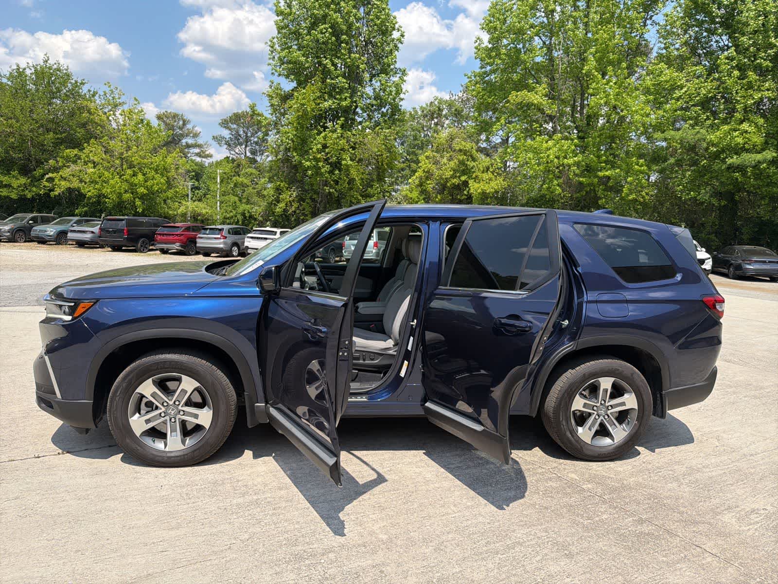 Thumbnail: 2025 Honda Pilot - 17