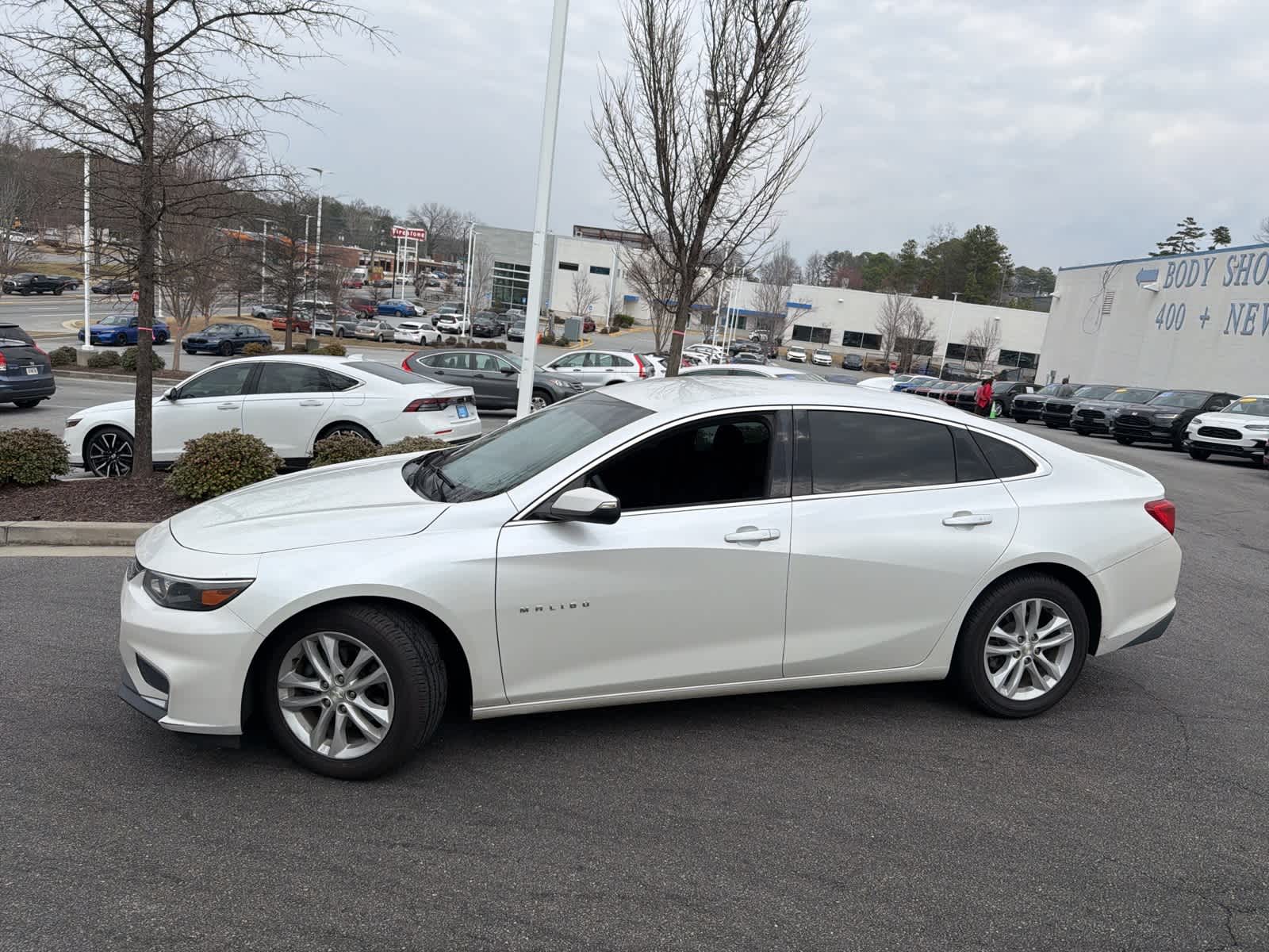 Thumbnail: 2016 Chevrolet Malibu - 5