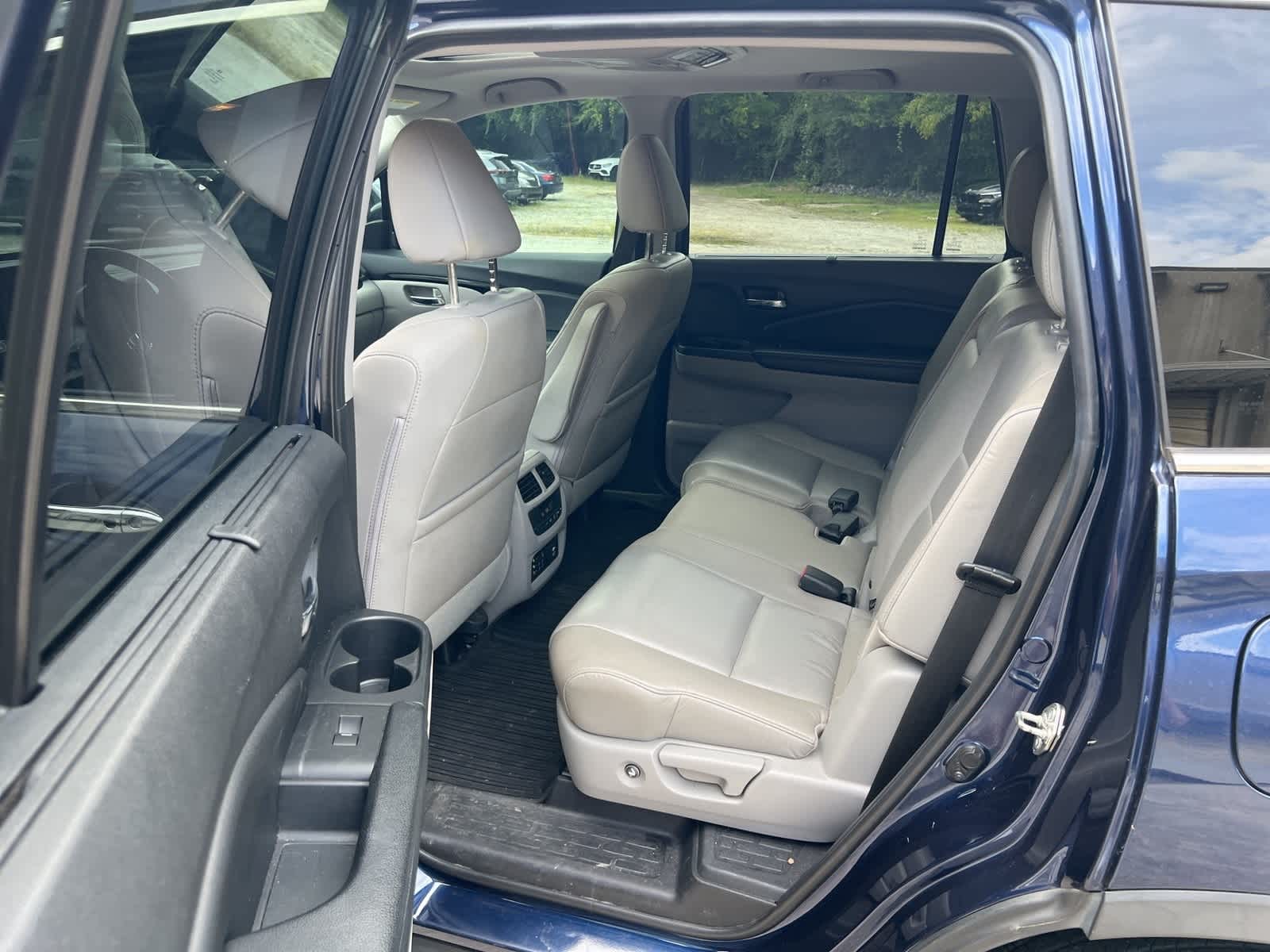 Thumbnail: 2017 Honda Pilot - 15