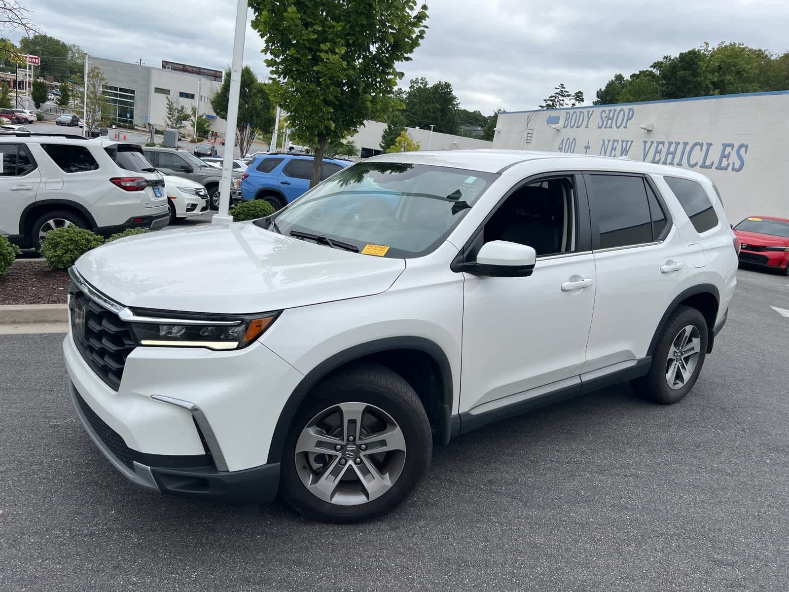 Thumbnail: 2023 Honda Pilot - 4