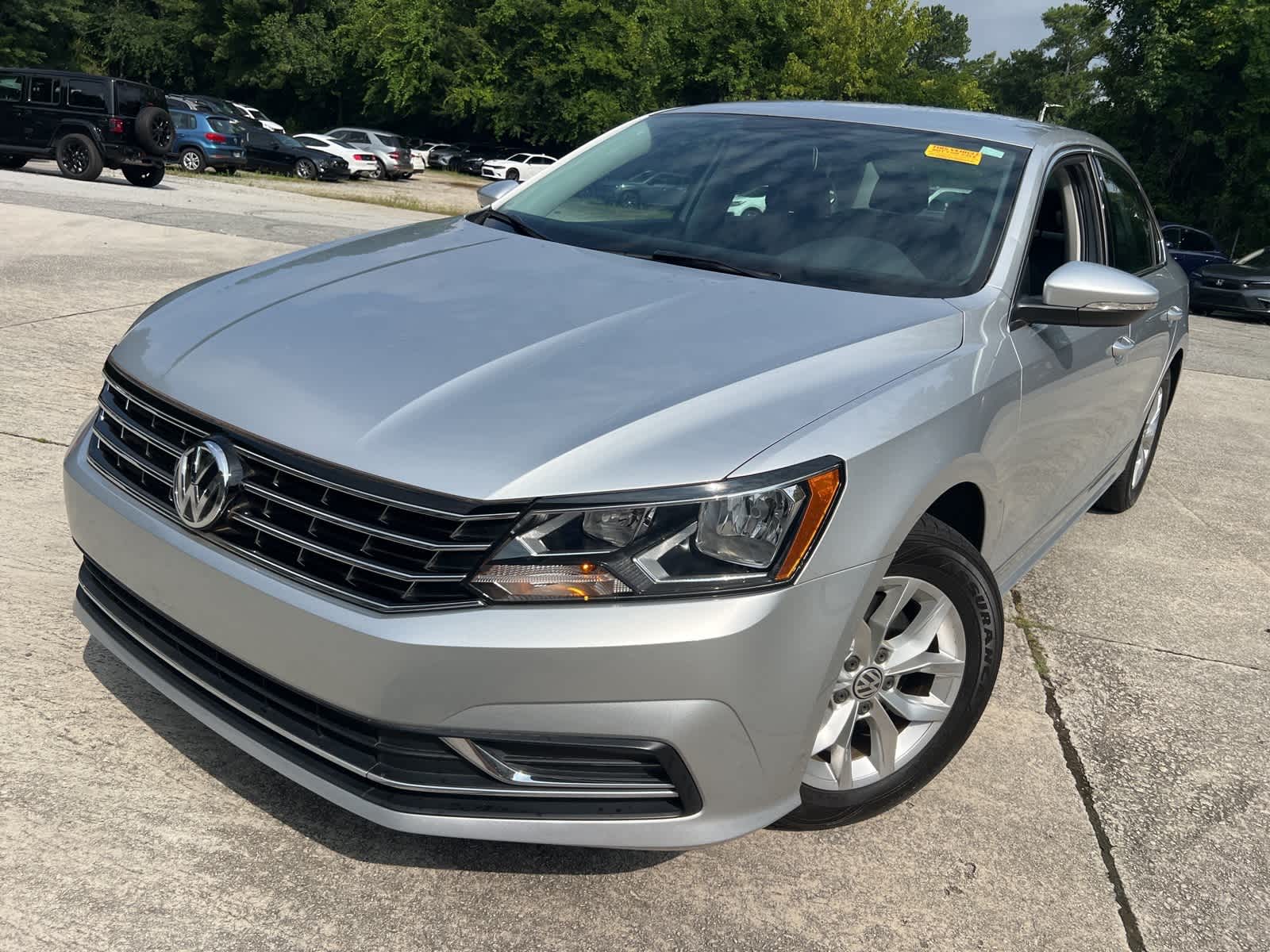 Thumbnail: 2016 Volkswagen Passat - 1