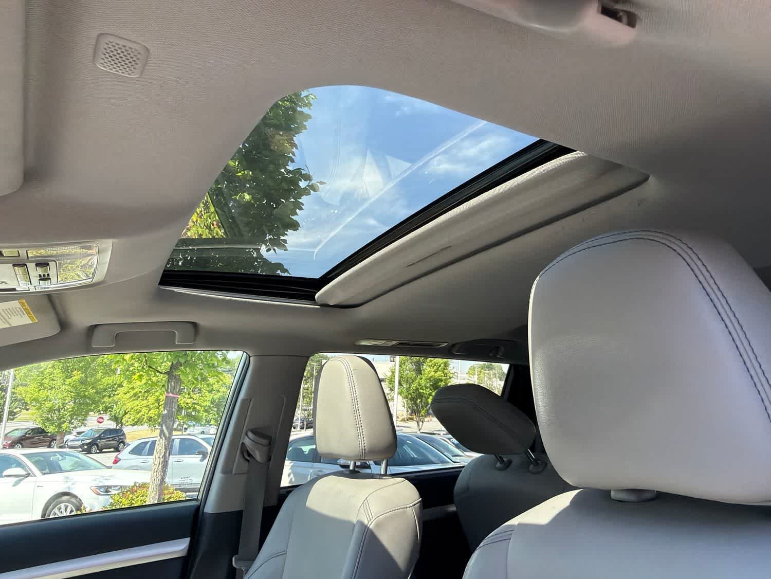 Thumbnail: 2019 Toyota Highlander - 18