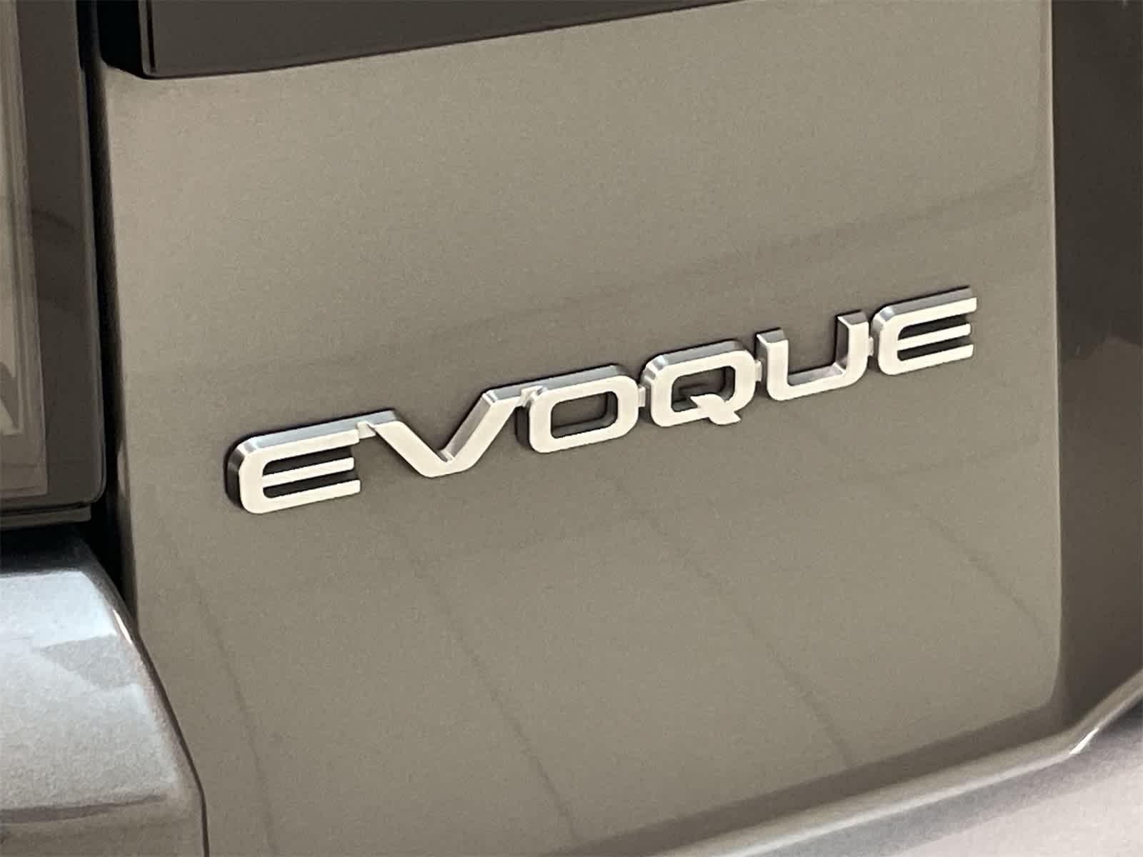 Thumbnail: 2017 Land Rover Range Rover Evoque - 23