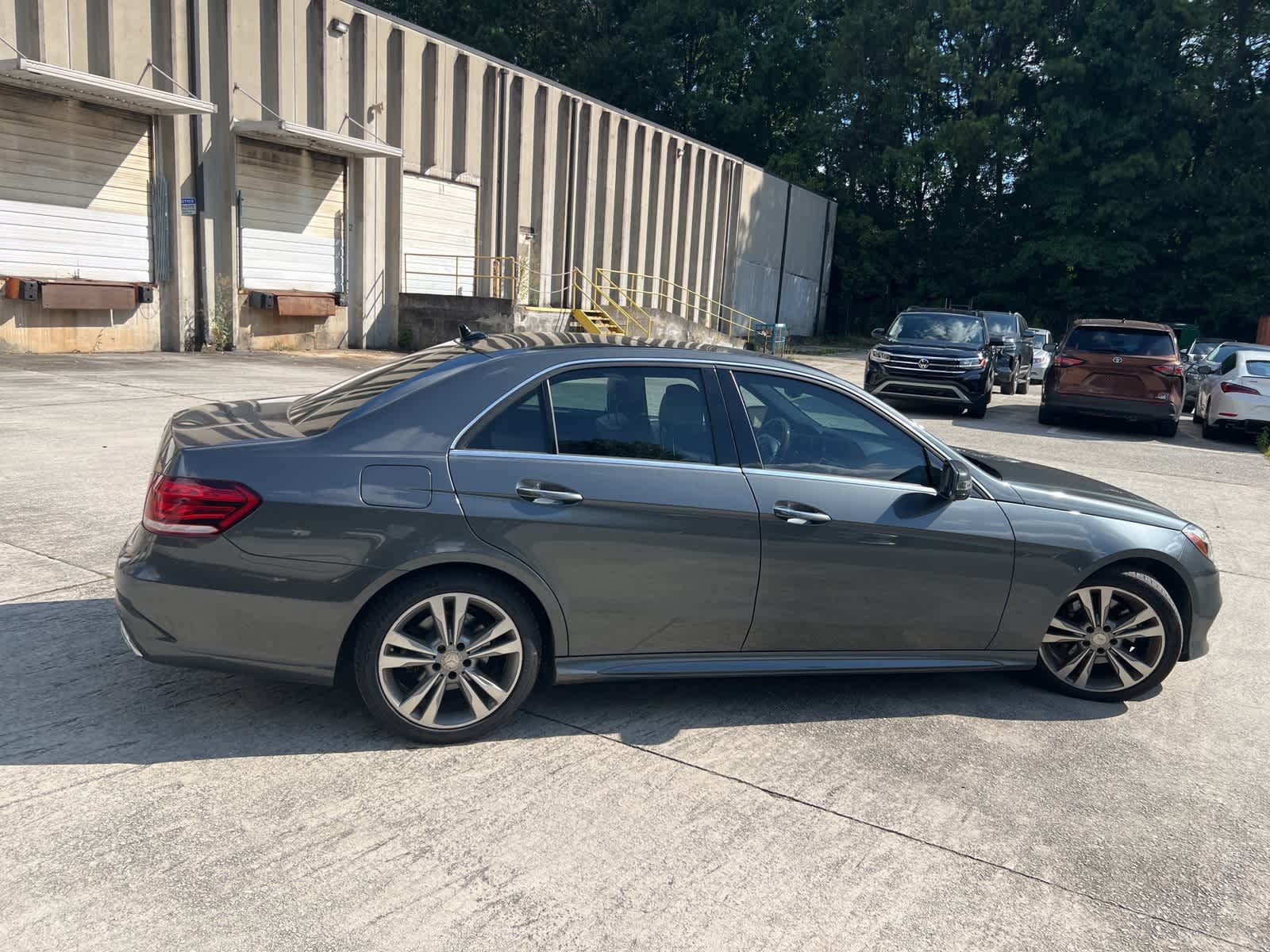 Thumbnail: 2016 Mercedes-Benz E-Class - 11