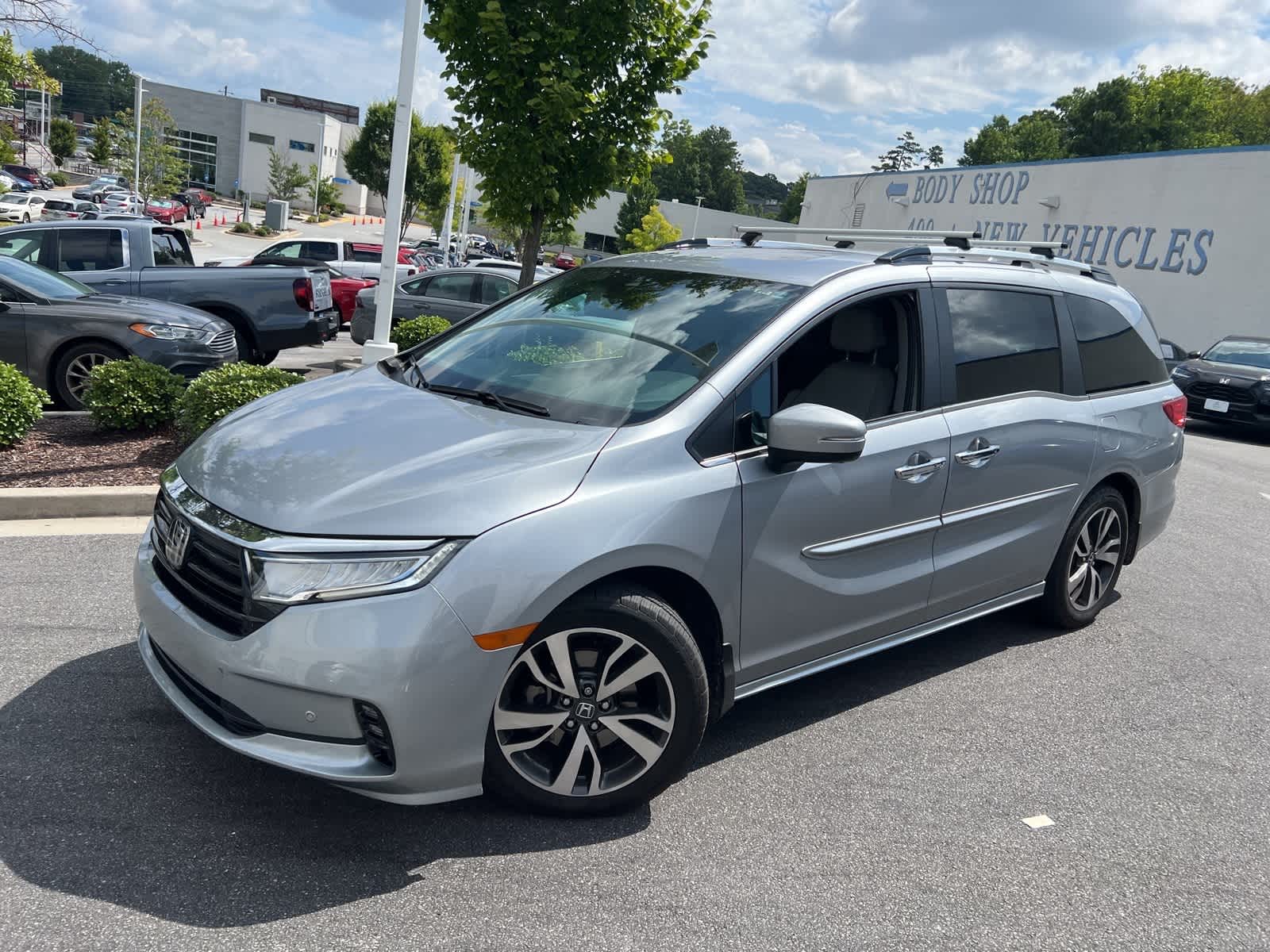 2023 Honda Odyssey Touring photo 4