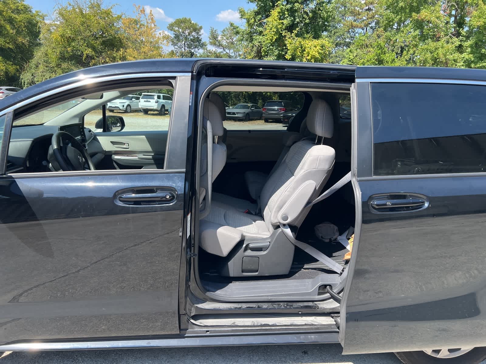 Thumbnail: 2023 Toyota Sienna - 15