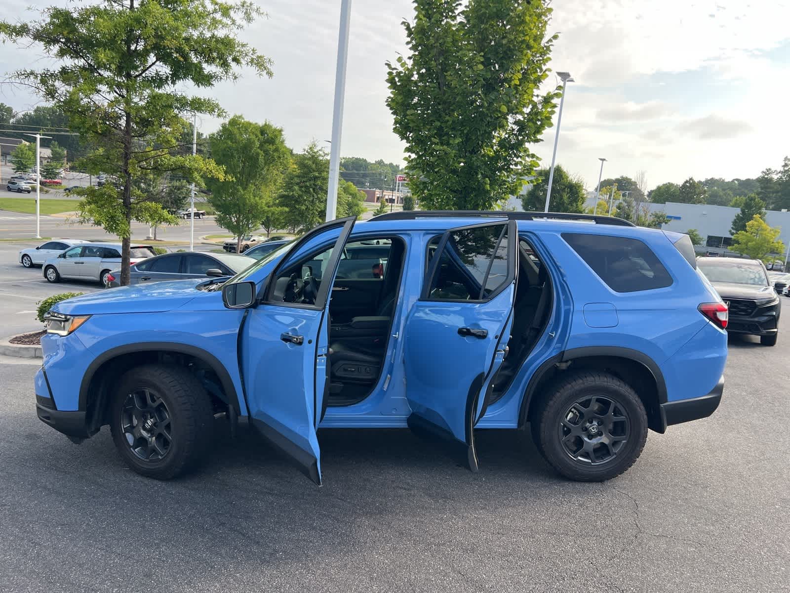 Thumbnail: 2023 Honda Pilot - 18