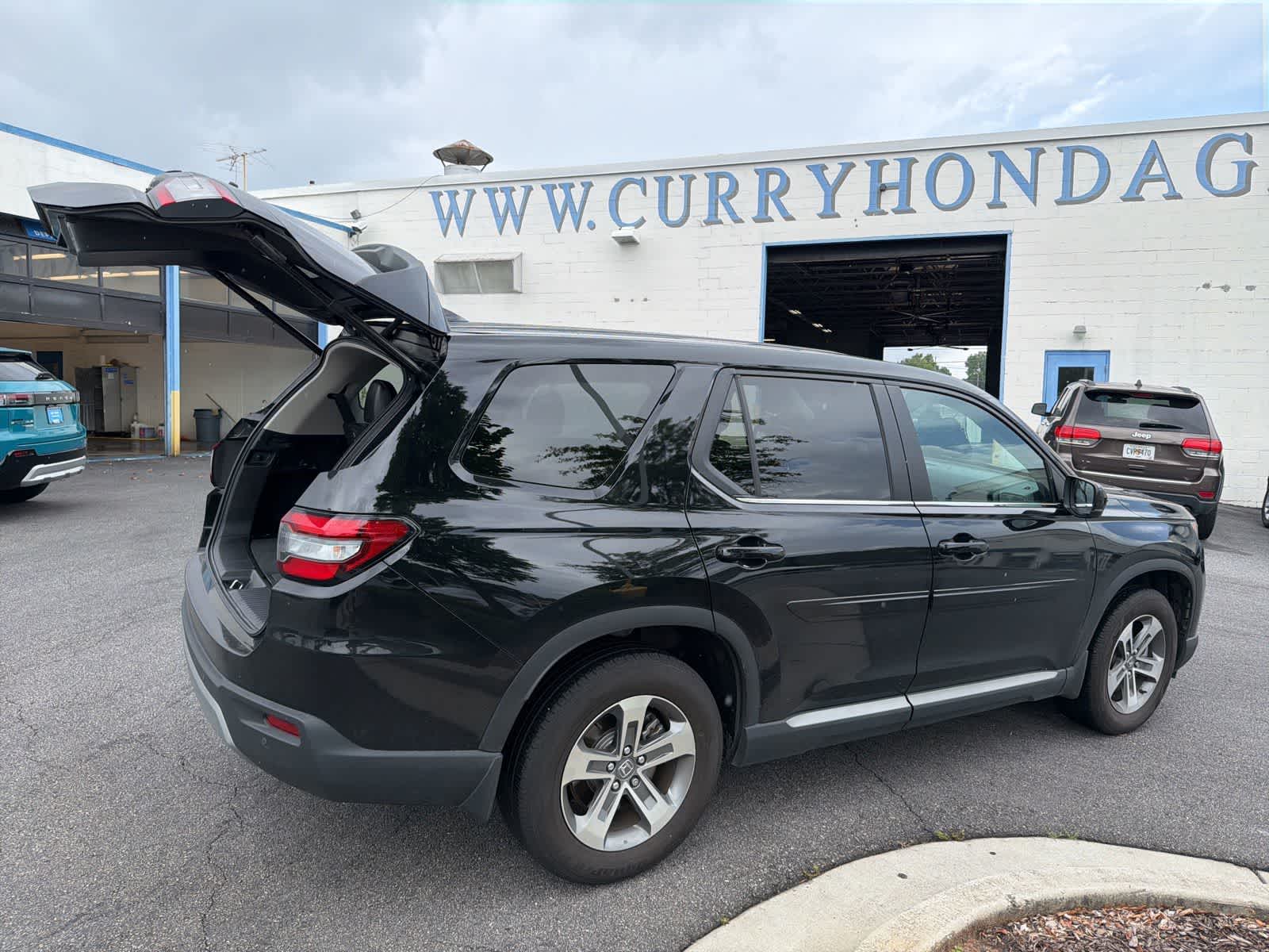 Thumbnail: 2024 Honda Pilot - 12